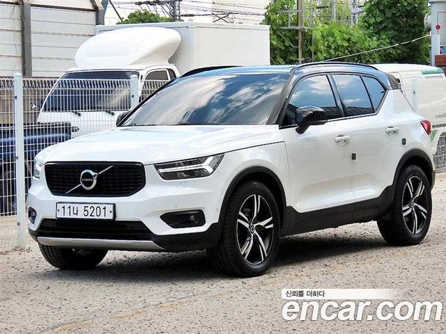 Volvo XC40 T4 R-Design — пробег 79 681 км — фото 1 из 5