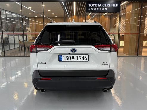 Toyota RAV4 2.5 2WD Hybrid XLE — пробег 42 978 км — фото 4 из 5