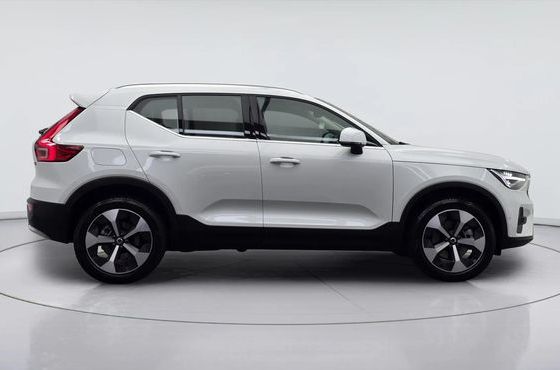 Volvo XC40 B4 Ultra Bright — пробег 2 363 км — фото 3 из 5