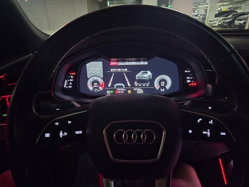 Audi Q8 45 TDI Quattro Premium — пробег 76 038 км — фото 1 из 5