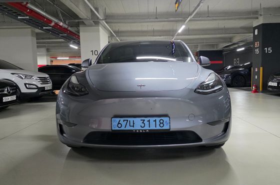 Tesla Model Y Long Range AWD — пробег 56 400 км — фото 3 из 5