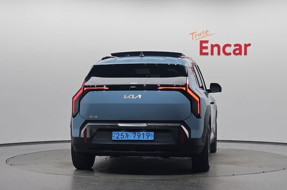 Kia EV3 Standard 2WD Earth — пробег 24 391 км — фото 4 из 5