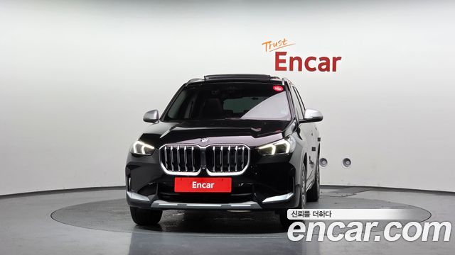 BMW X1 xDrive 20i xLine — пробег 11 931 км — фото 3 из 5