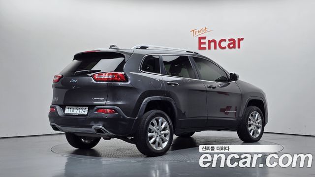 Jeep Cherokee 2.0 Diesel LIMITED 4WD — пробег 242 186 км — фото 2 из 5