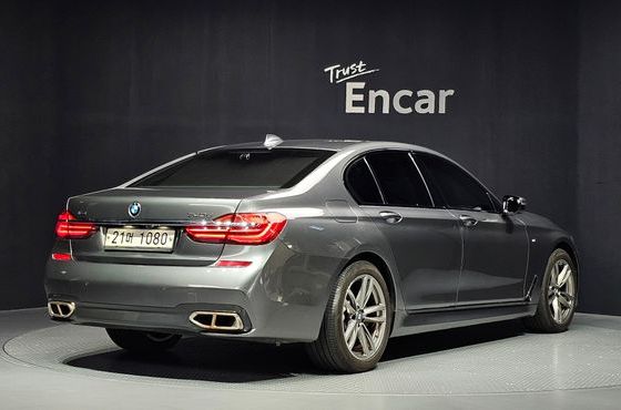 BMW 7-Series 740d xDrive M Sport — пробег 185 841 км — фото 2 из 5