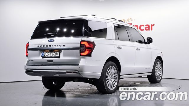 Ford Expedition Platinum 4WD 7Seater — пробег 37 992 км — фото 2 из 5