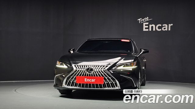 Lexus ES Luxury Plus — пробег 20 221 км — фото 3 из 5