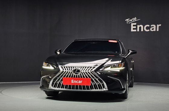 Lexus ES Luxury Plus — пробег 20 221 км — фото 3 из 5