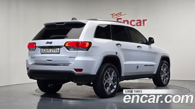 Jeep Cherokee 3.6 Limited WK2 — пробег 92 794 км — фото 2 из 5