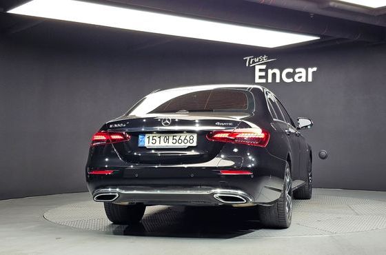 Mercedes-Benz E-Class E300e 4MATIC Exclusive — пробег 100 275 км — фото 4 из 5