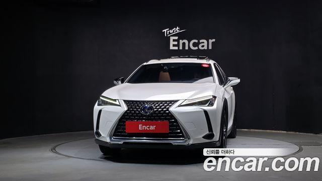 Lexus UX 2.0 2WD — пробег 73 602 км — фото 3 из 5