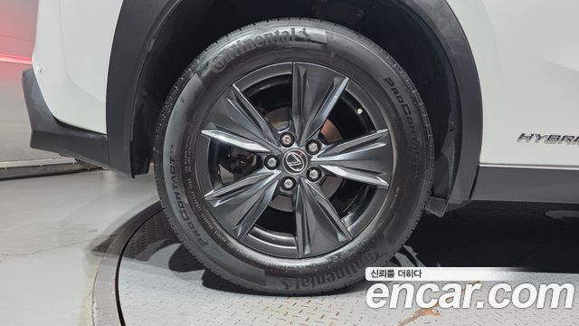 Lexus UX 2.0 2WD — пробег 73 602 км — фото 5 из 5