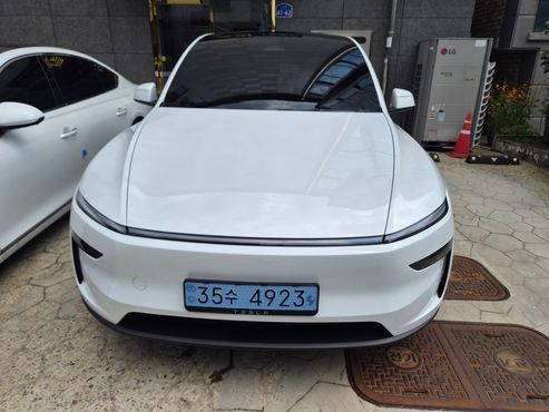 Tesla Model Y Premium Long Range AWD — пробег 500 км — фото 1 из 5