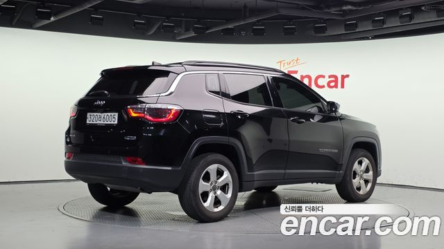 Jeep Compass 2.4 Longitude AWD — пробег 31 764 км — фото 2 из 5