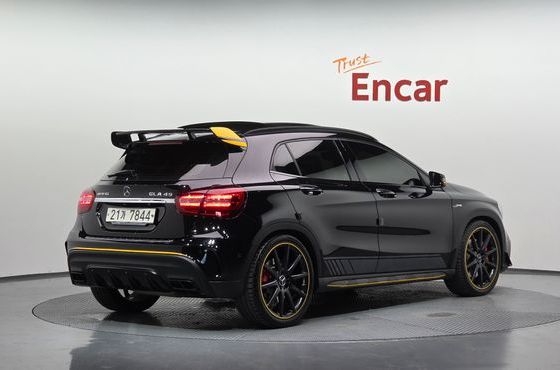 Mercedes-Benz GLA-Class GLA45 AMG 4MATIC 50th Edition — пробег 30 138 км — фото 2 из 5