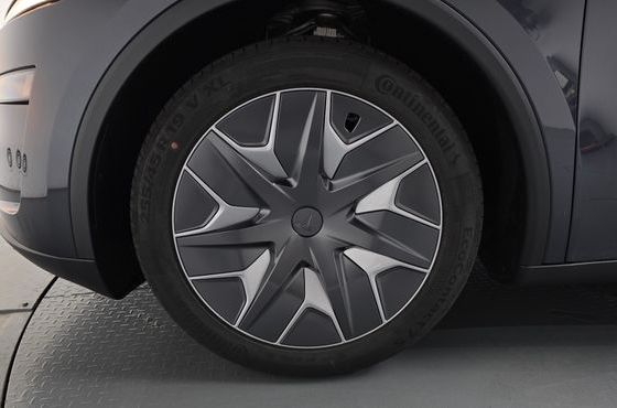 Tesla Model Y L Long Range AWD — пробег 61 км — фото 5 из 5