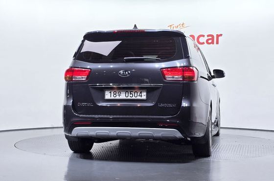 Kia Carnival 7-seater Limousine President — пробег 145 973 км — фото 4 из 5
