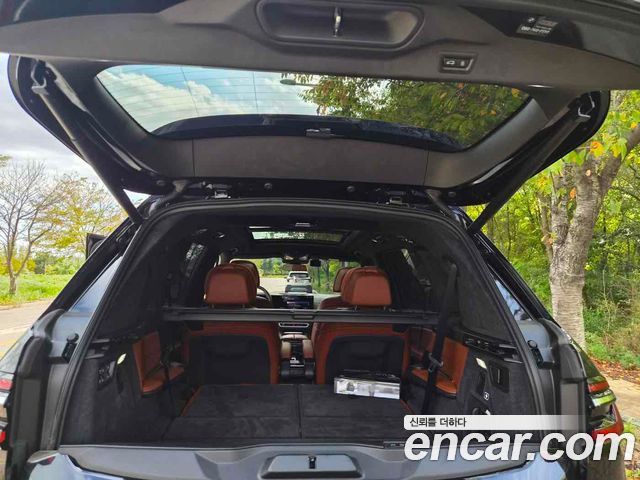 BMW X7 xDrive 40i Design Pure Excellence 6-Seater — пробег 18 000 км — фото 4 из 5