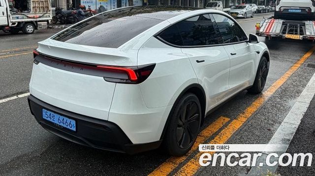 Tesla Model Y Premium RWD — пробег 700 км — фото 5 из 5