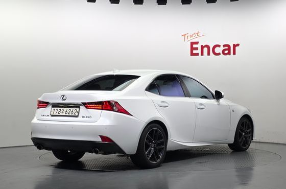Lexus IS F-Sport XE30 — пробег 125 472 км — фото 2 из 5