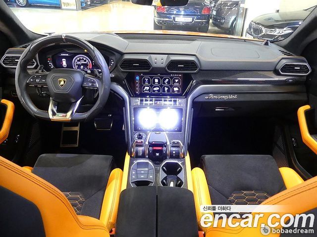 Lamborghini Urus из Кореи Encar