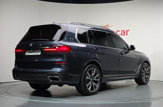 BMW X7 M50d — пробег 63 204 км — фото 2 из 5