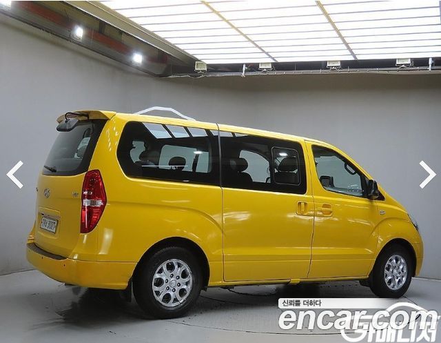Hyundai Starex 12-Seater Wagon CVX Luxury — пробег 83 795 км — фото 4 из 5