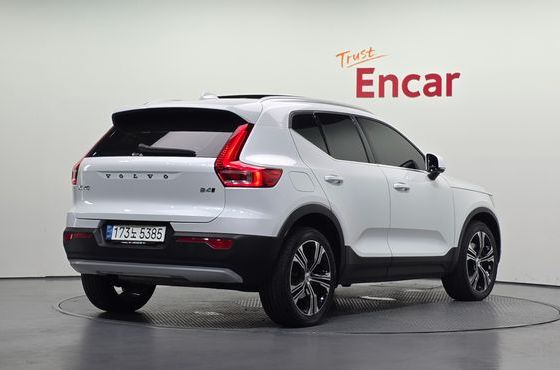 Volvo XC40 B4 Inscription — пробег 61 658 км — фото 2 из 5