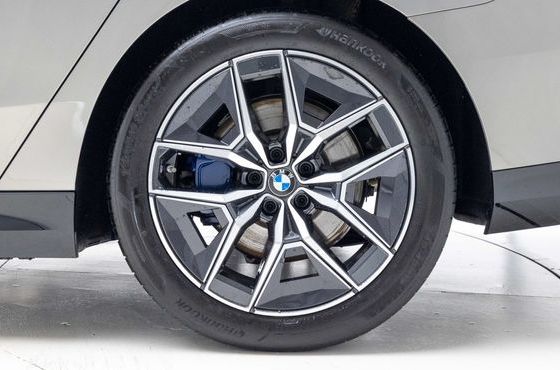 BMW 5-Series 520i M Sport — пробег 7 756 км — фото 5 из 5