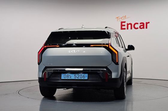 Kia EV3 Long Range 2WD Earth — пробег 15 736 км — фото 4 из 5