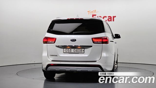 Kia Carnival из Кореи Encar