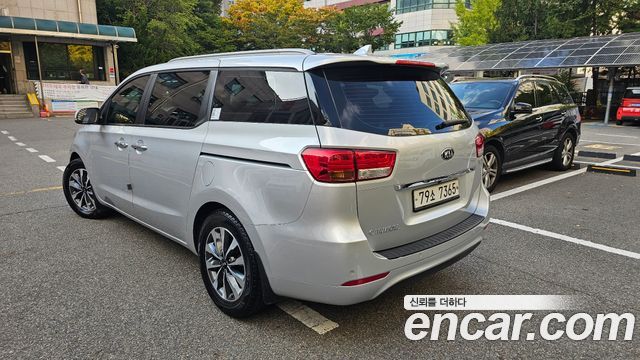 Kia Carnival 11-seater Prestige — пробег 120 000 км — фото 3 из 5