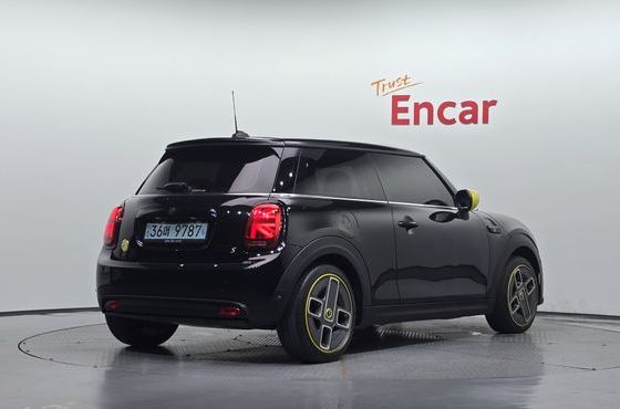 Mini Cooper SE Electric 3rd — пробег 57 169 км — фото 2 из 5