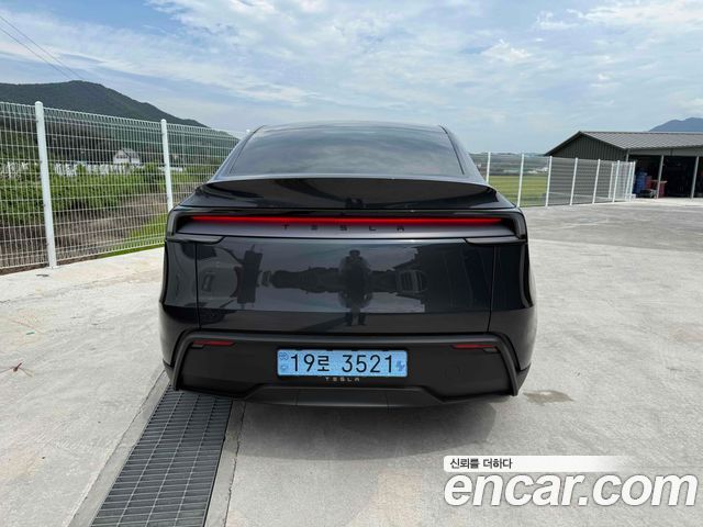 Tesla Model Y Premium RWD — пробег 659 км — фото 2 из 5