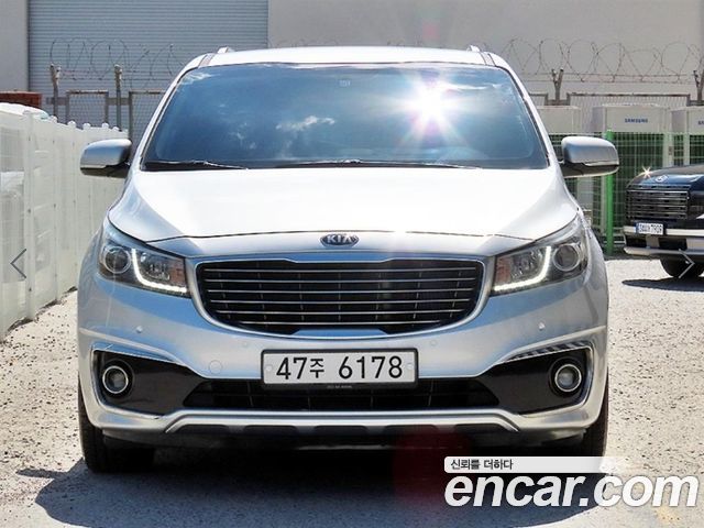 Kia Carnival 9-seater Prestige — пробег 256 121 км — фото 2 из 5