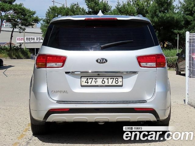 Kia Carnival 9-seater Prestige — пробег 256 121 км — фото 4 из 5
