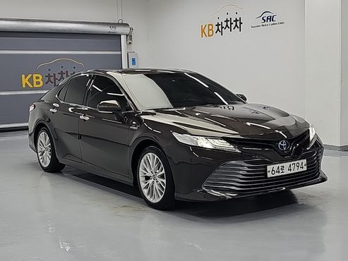 Toyota Camry 2.5 XLE Hybrid — пробег 142 689 км — фото 4 из 5