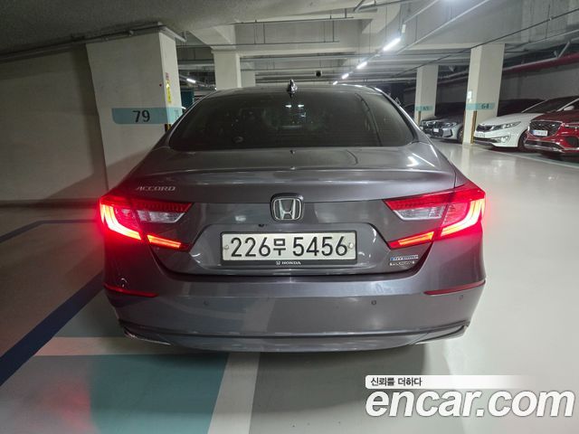 Honda Accord 2.0 Hybrid Touring — пробег 221 101 км — фото 3 из 5