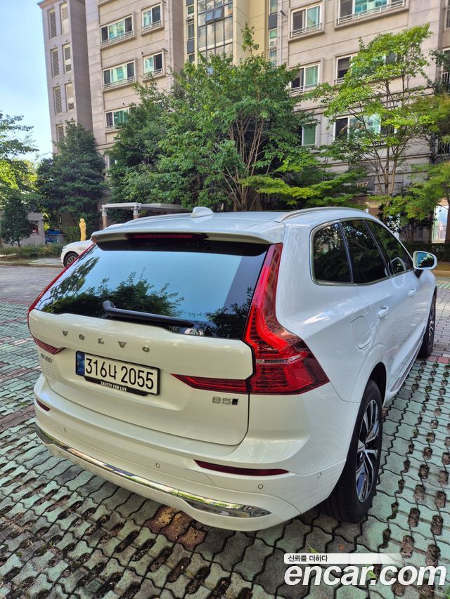 Volvo XC60 B5 Ultimate Bright — пробег 60 000 км — фото 2 из 5