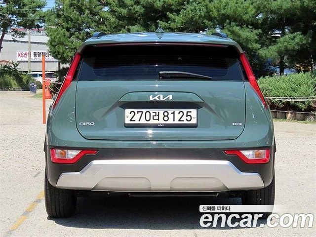 Kia Niro Prestige — пробег 73 956 км — фото 4 из 5