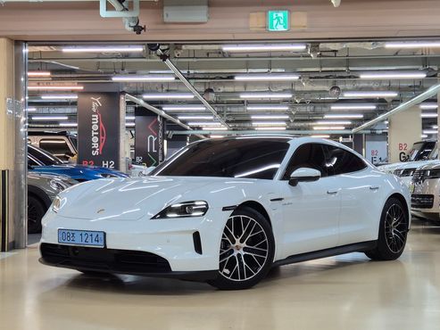 Porsche Taycan Base 4 — пробег 5 133 км — фото 2 из 5