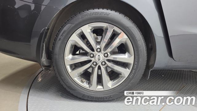 Kia Carnival 7-seater Limousine Magic Space — пробег 137 859 км — фото 5 из 5