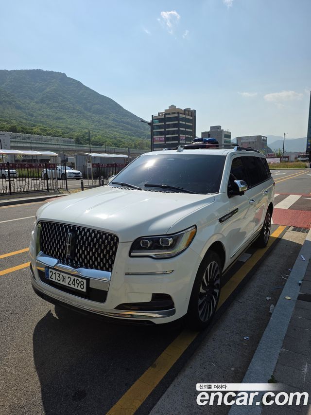 Lincoln Navigator 3.5L Black Label — пробег 48 000 км — фото 1 из 5