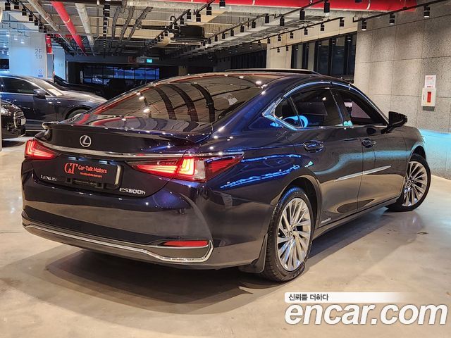 Lexus ES Executive — пробег 82 800 км — фото 2 из 5