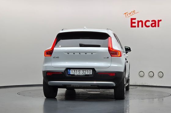 Volvo XC40 B4 Ultimate Bright — пробег 64 617 км — фото 4 из 5