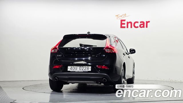 Volvo V40 из Кореи Encar