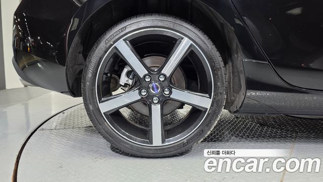 Volvo V40 из Кореи Encar