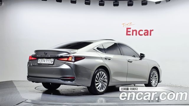 Lexus ES Luxury Plus — пробег 187 806 км — фото 2 из 5