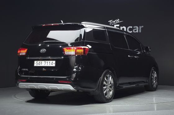 Kia Carnival 9-seater Prestige — пробег 113 369 км — фото 2 из 5