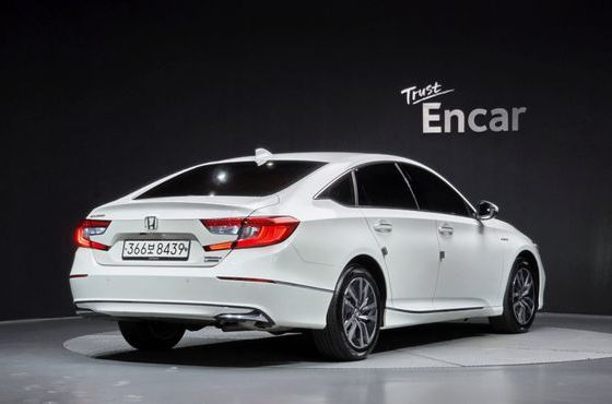 Honda Accord 2.0 Hybrid Touring — пробег 111 409 км — фото 2 из 5